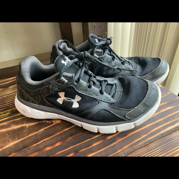 Under Armour Other - Under Armour Shoes Youth 7.5